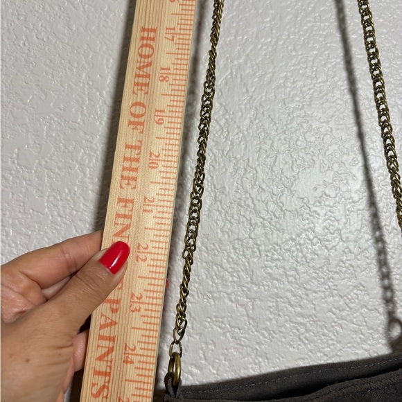 Chic Gray Suede Leather Gold Chain Crossbody Bag with Fringe on Both Sides. - Picture 7 of 15